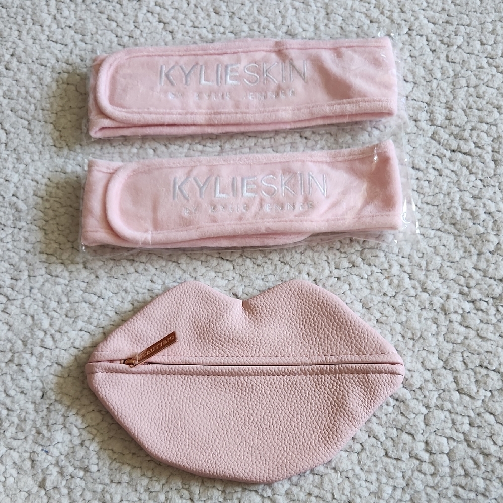 KYLIE SKIN Two Pink Headbands and BEAUTY BIO Lip-Shaped Pouch BUNDLE Set NWT - Picture 2 of 16